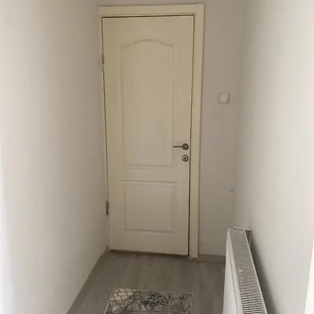Apartman Izmirde Merkezi Her Yere Yakin Bir Daire